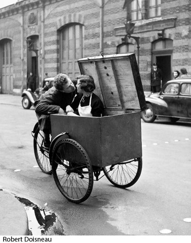 Robert Doisneau , le triporteur